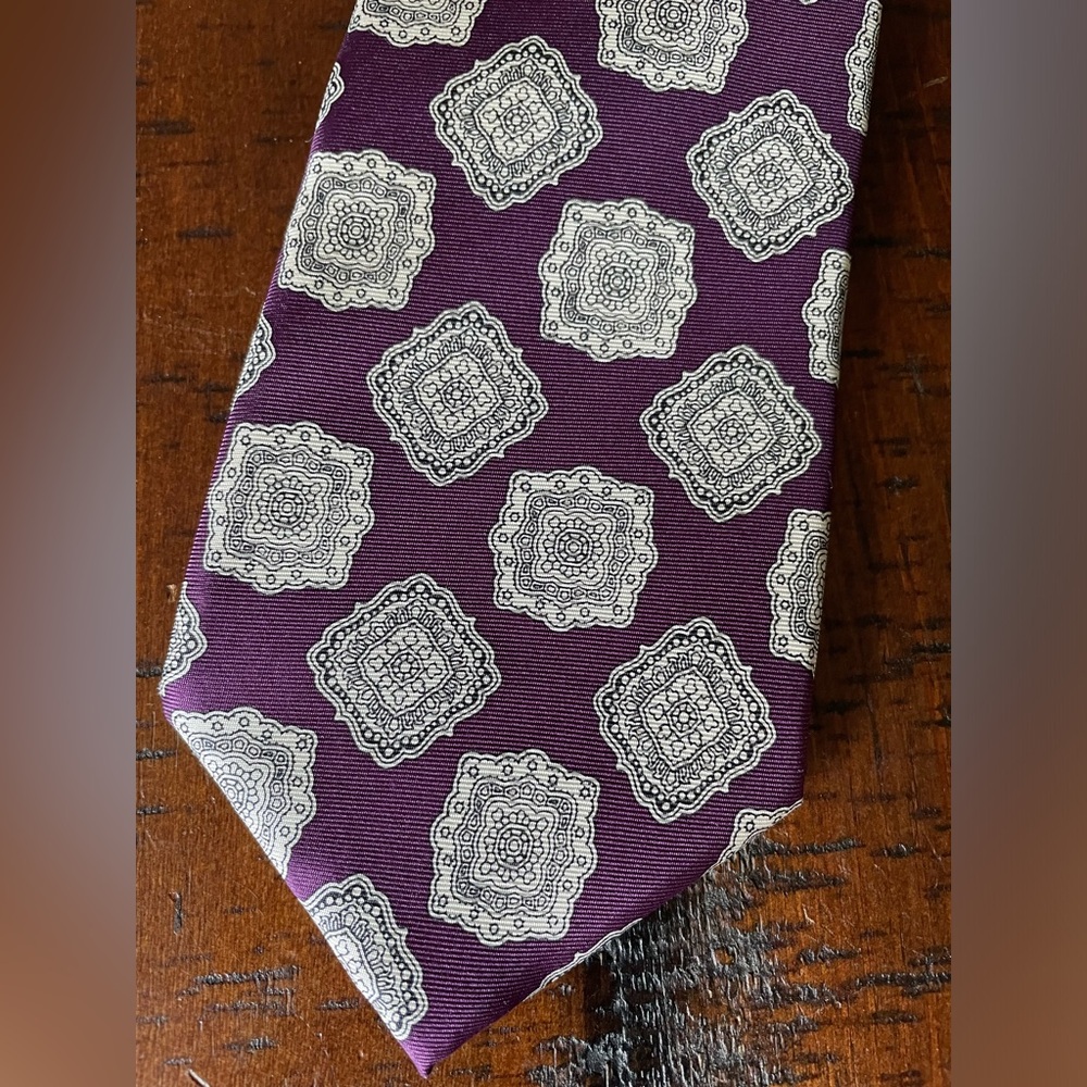 Vintage Oscar de la Renta purple silk geometric medallions mens necktie ~